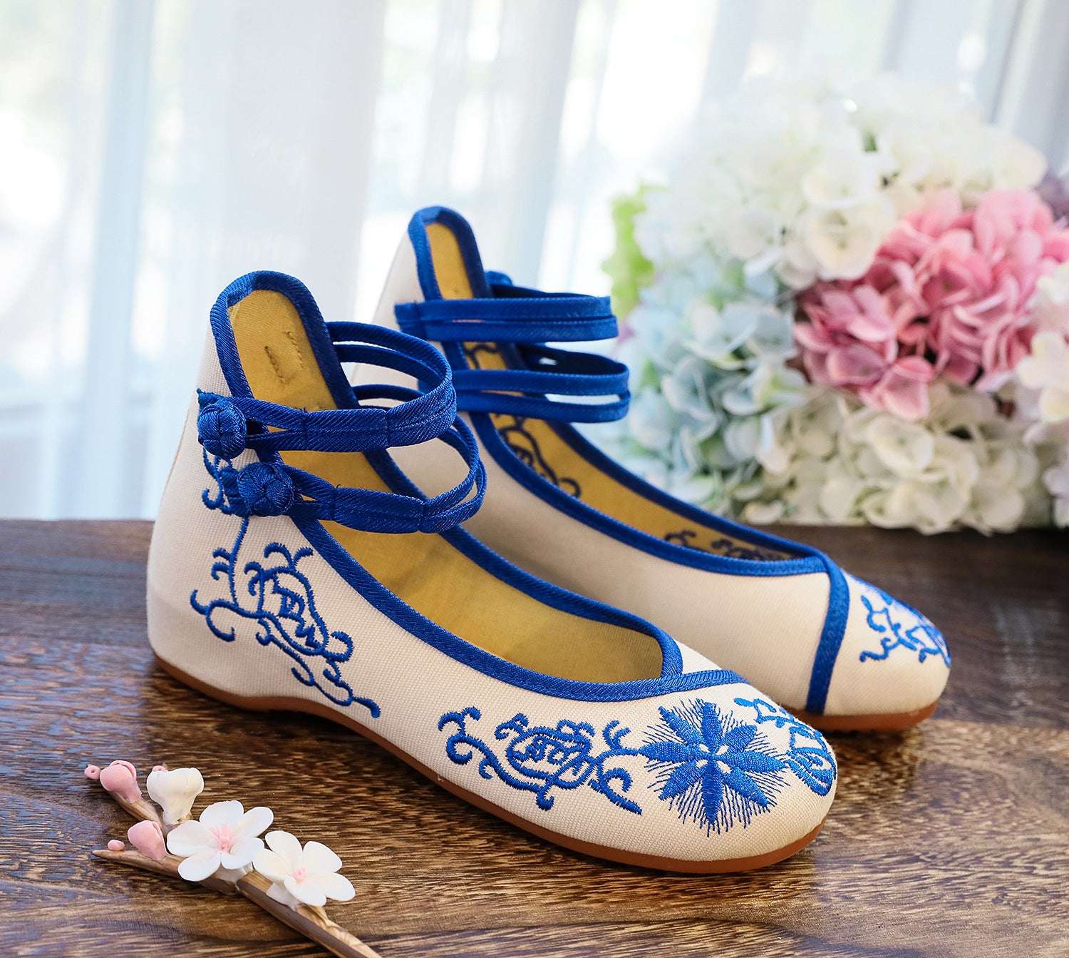 Elegant Height Increasing Insole Women's Single Cloth Shoes